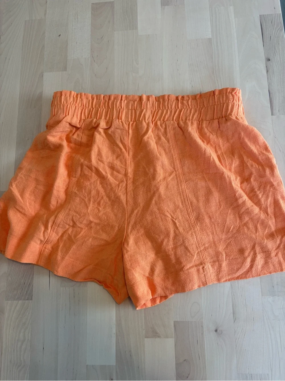 Double Zero Brand Orange Shorts size medium